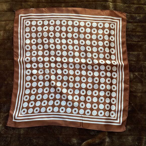 Unbranded Accessories - Brown & White Daisy & Circle Print 23" Square Scarf